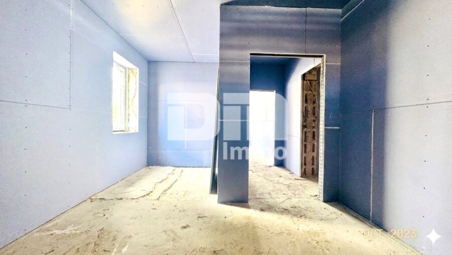 Teilsaniertes 1 - 2 Familienhaus + Fertige Projektierung auf großem Grundstück in Traumlage - EG Raum teilsaniert